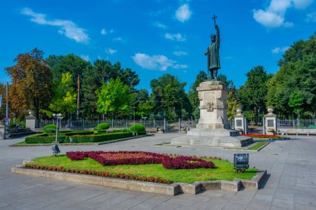 Téléchargez les photos : Stephen le Grand Monument dans la capitale moldave Chisinau - en image libre de droit