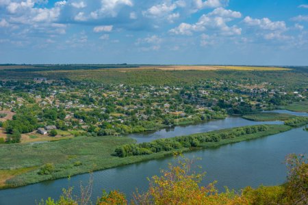 Vista panorámica del pueblo de Popencu en Moldavia