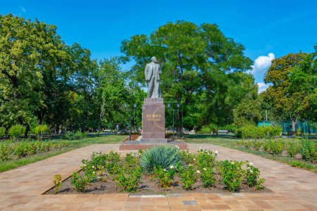 Téléchargez les photos : Statue de Lénine dans la ville moldave de Bender - en image libre de droit