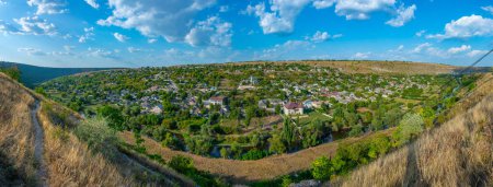 Foto de Vista panorámica del pueblo de Trebujeni en Moldavia - Imagen libre de derechos