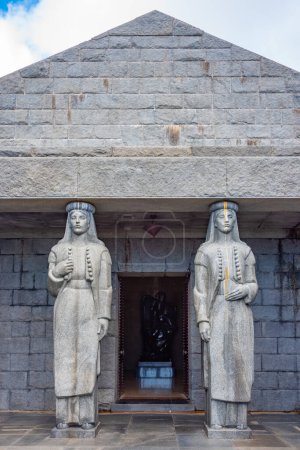 Mausoleo de Njegos en el Parque Nacional Lovcen en Montenegro