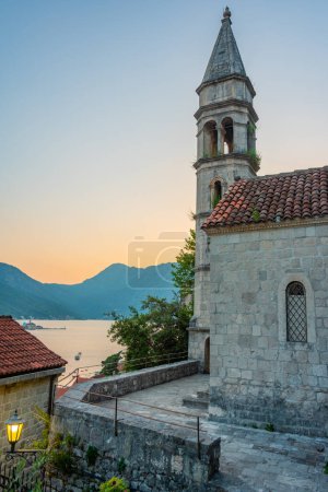 Iglesia católica en Perast, Montenegro