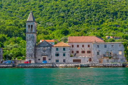 Katholische Kirche in Donji Stoliv in der Bucht von Boka Kotorska in Montenegro