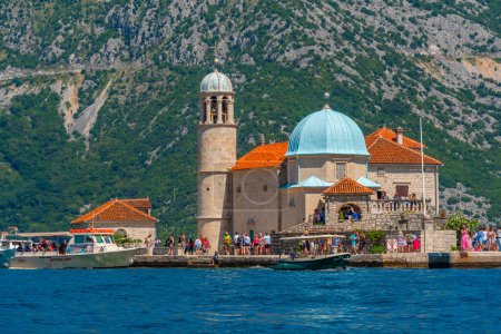 Kirche Unserer Lieben Frau von Skrpjela bei Perast in Montenegro