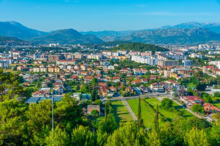 Vista aérea del centro de Podgorica en Montenegro