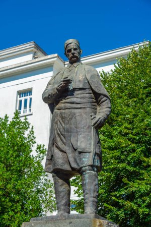 Estatua Marko Miljanovic en Podgorica, Montenegro
