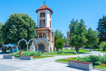 Campanario de la Ascensión de Cristo Catedral Metropolitana en la ciudad rumana Targoviste
