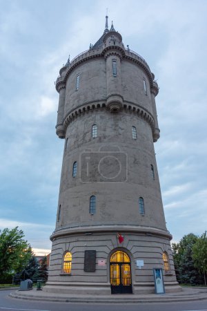 Téléchargez les photos : Château d'eau à Drobeta-Turnu Severin en Roumanie - en image libre de droit