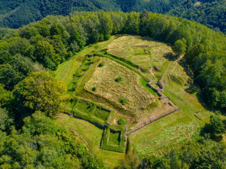 Fortaleza daciana Blidaru en las montañas de Orastie en Rumania
