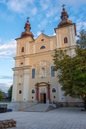 Santísima Trinidad Iglesia Católica en Baia Mare, Rumania
