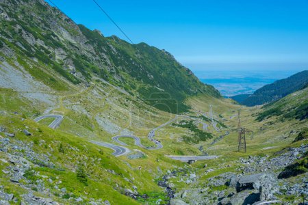 Transfagarasan route vue pendant une journée ensoleillée en été, Roumanie