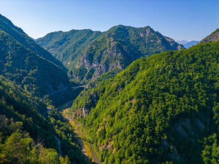 Blick auf das Flusstal von Arges in Rumänien