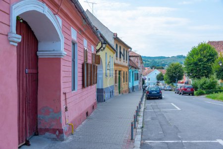 Foto de Casas coloridas en la ciudad rumana Medias - Imagen libre de derechos