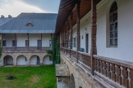 Neamt Kloster während eines bewölkten Tages in Rumänien