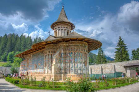 Foto de Verano en el monasterio de Voronet en Rumania - Imagen libre de derechos