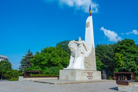 Foto de Estatua ecuestre de Bogdan I en Radauti, Rumania - Imagen libre de derechos