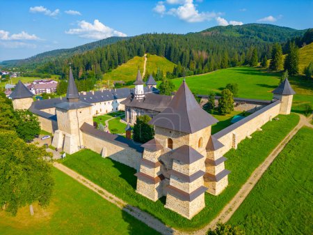 L'été au monastère de Sucevita en Roumanie