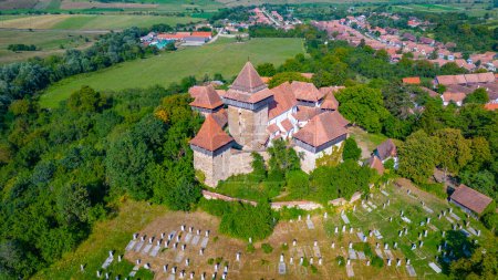 Eglise fortifiée dans le village roumain Viscri