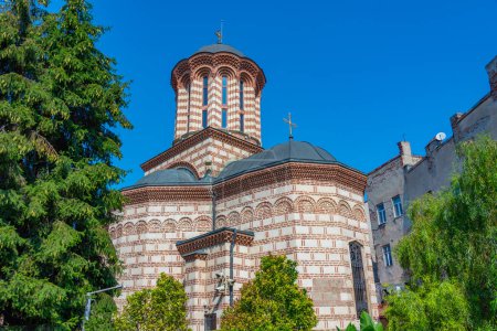 Vista del atardecer de la iglesia de San Antonio en Bucarest, Rumania