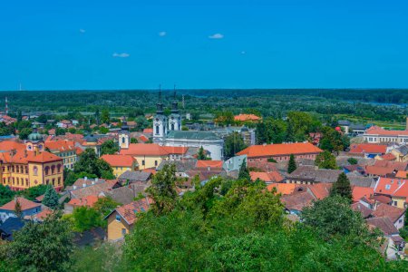 Foto de Vista panorámica de la ciudad serbia Sremski Karlovci - Imagen libre de derechos