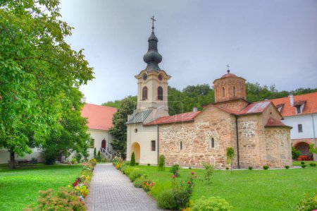 Kloster Mesic in Serbien im Sommer