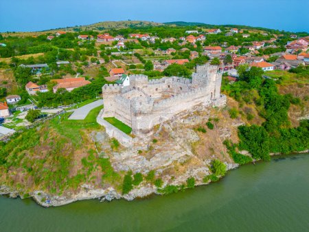 Festung Ram mit Blick auf die Donau an der Grenze zu Rumänien