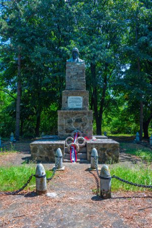 Téléchargez les photos : Complexe commémoratif Sancevi Ivankovac en Serbie - en image libre de droit
