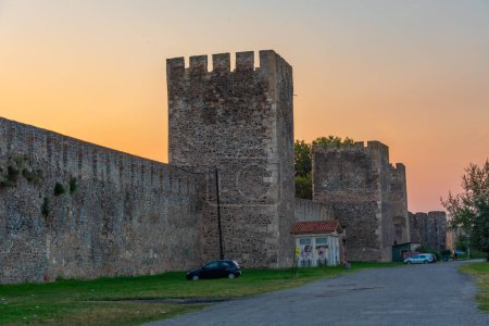 Foto de Vista del atardecer de la fortaleza de Smederevo en Serbia - Imagen libre de derechos
