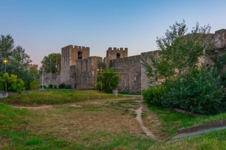 Coucher de soleil sur la forteresse de Smederevo en Serbie