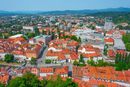 Luftaufnahme der Universitätsbibliothek in der slowenischen Hauptstadt Ljubljana
