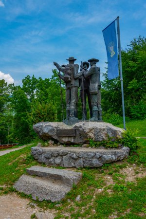 Denkmal für vier tapfere Männer am Bohinjer See in Slowenien