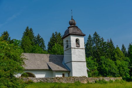 Iglesia de Santa Catalina cerca del lago Bled en Eslovenia