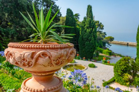 Jardines del palacio Miramare en Trieste, Italia