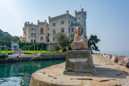 Statue Sphinx au Castel di Miramare dans la ville italienne Trieste
