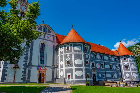 Téléchargez les photos : Magnifique monastère d'Olimje en Slovénie par une journée ensoleillée - en image libre de droit
