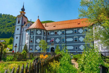 Hermoso monasterio de Olimje en Eslovenia durante un día soleado