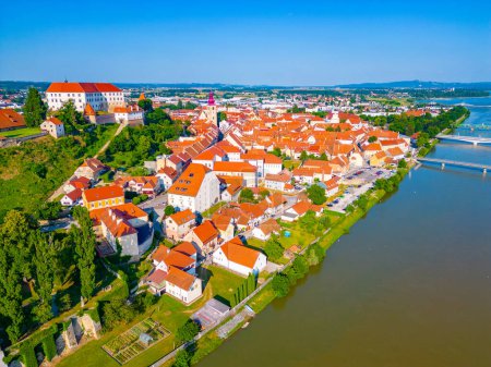 Luftaufnahme der slowenischen Stadt Ptuj