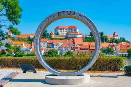 Vue panoramique de la ville slovène Ptuj