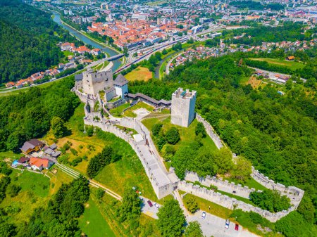 Vista aérea del castillo de Celje y los alrededores, Eslovenia