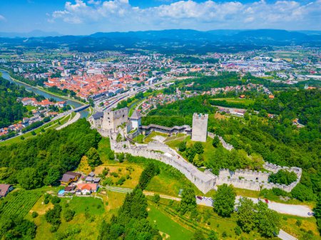 Vue aérienne du château de Celje et des environs, Slovénie