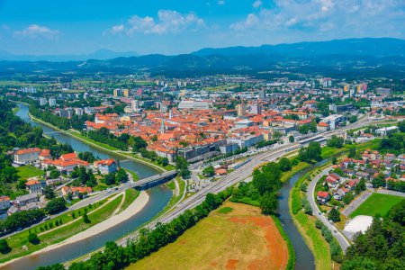 Luftaufnahme der slowenischen Stadt Celje