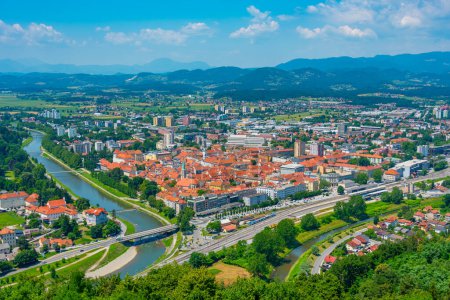 Luftaufnahme der slowenischen Stadt Celje