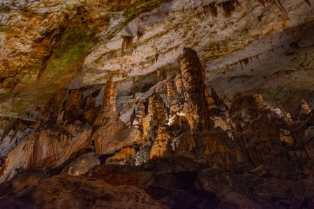Foto de Formaciones geológicas en la cueva de Postojna en Eslovenia - Imagen libre de derechos