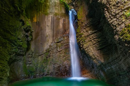 Téléchargez les photos : Vue de la cascade de Kozjak en Slovénie - en image libre de droit