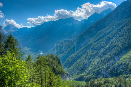 Vista del parque nacional de Triglav desde el mirador Supca en Eslovenia
