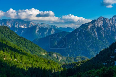 Blick über den Triglav-Nationalpark vom Aussichtspunkt Supca in Slowenien