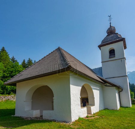 Iglesia de Santa Catalina cerca del lago Bled en Eslovenia