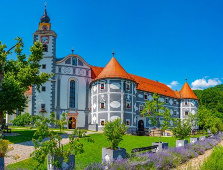Magnifique monastère d'Olimje en Slovénie par une journée ensoleillée