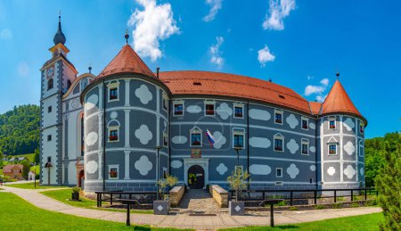 Schönes Olimje-Kloster in Slowenien an einem sonnigen Tag