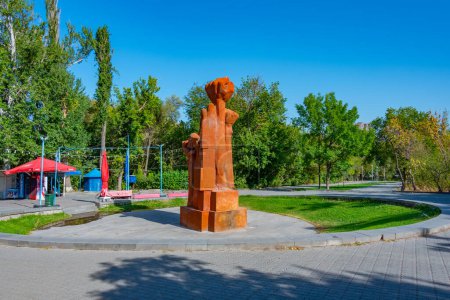 Téléchargez les photos : Erevan, Arménie, 4 septembre 2023 : Monument des amoureux au parc de la Victoire à Erevan, Arménie - en image libre de droit